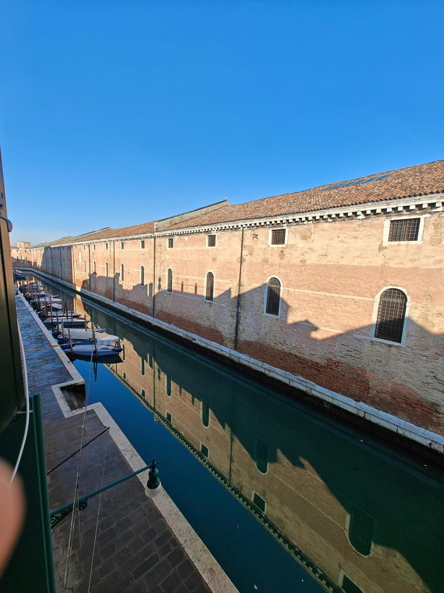 Castello Canal View Venice Exterior photo